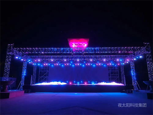 夜太阳助力图木舒克舞台，月照边疆华彩绽