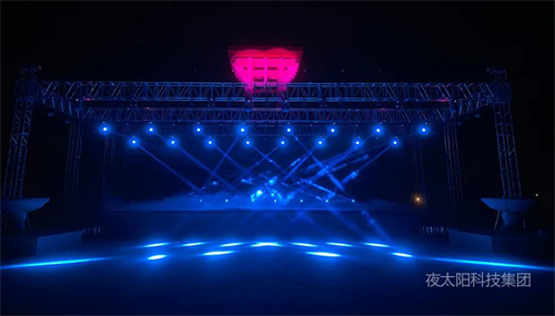 夜太阳助力图木舒克舞台，月照边疆华彩绽