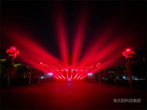 夜太阳助力图木舒克舞台，月照边疆华彩绽