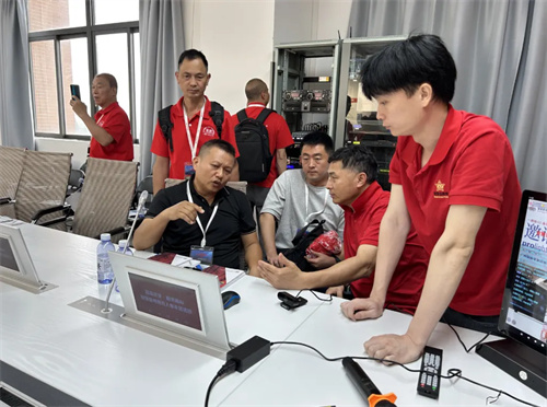 慧聪牵手考察团深入厂家 | 厂商紧密联动 开创无限商机