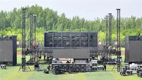 升龙灯光助力第二届天津音乐节“你好，同学”校园青春歌会