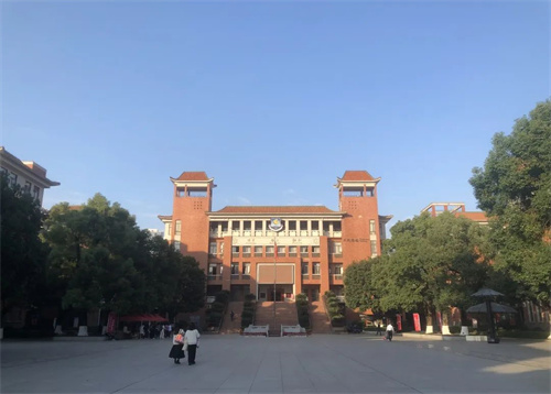 LAX助力广州市执信中学打造智慧校园声光视讯系统整体解决方案