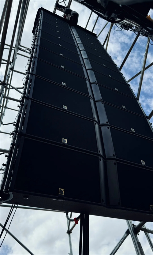 L-Acoustics助力塔什库尔干塔吉克自治县成立70周年文艺晚会 