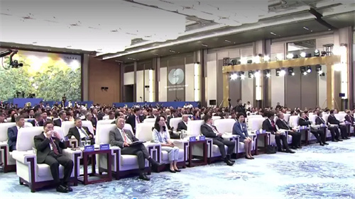 让多语言会议交流更顺畅，奏响中国与跨国公司合作强音