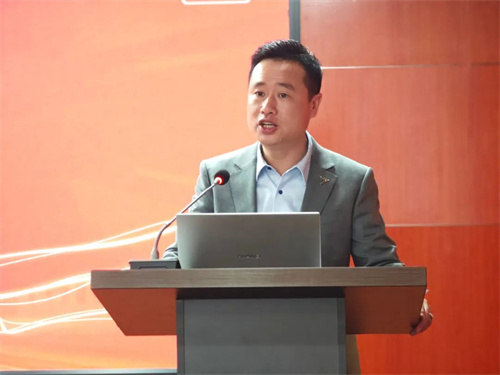 武汉科技大学与景雄企业携手共进，共启校企合作新篇章！