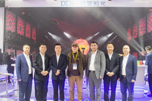 筑梦灯光亮相2025GETshow，展示企业实力风采