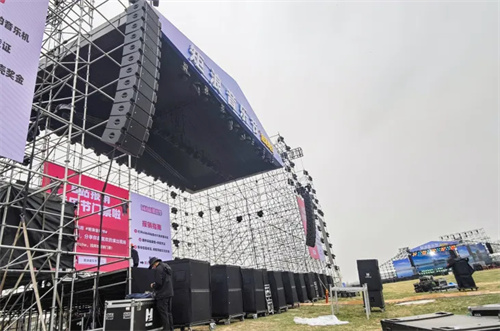 音光狂卷48小时！矩浪音乐节万人草坪集体“声与光”共沉浸