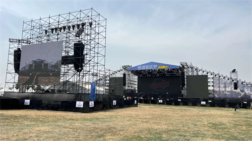 音光狂卷48小时！矩浪音乐节万人草坪集体“声与光”共沉浸