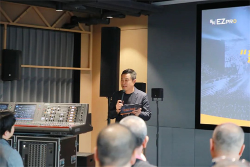 易科成功举办 "新声界・启未来"战略合作品牌及新品发布盛典!