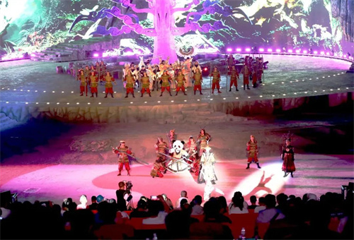 欧玛灯光赋能沉浸式演艺《白马盛典》，点亮非遗文化新视界