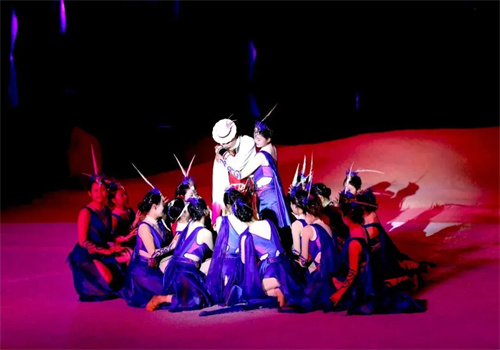 欧玛灯光赋能沉浸式演艺《白马盛典》，点亮非遗文化新视界